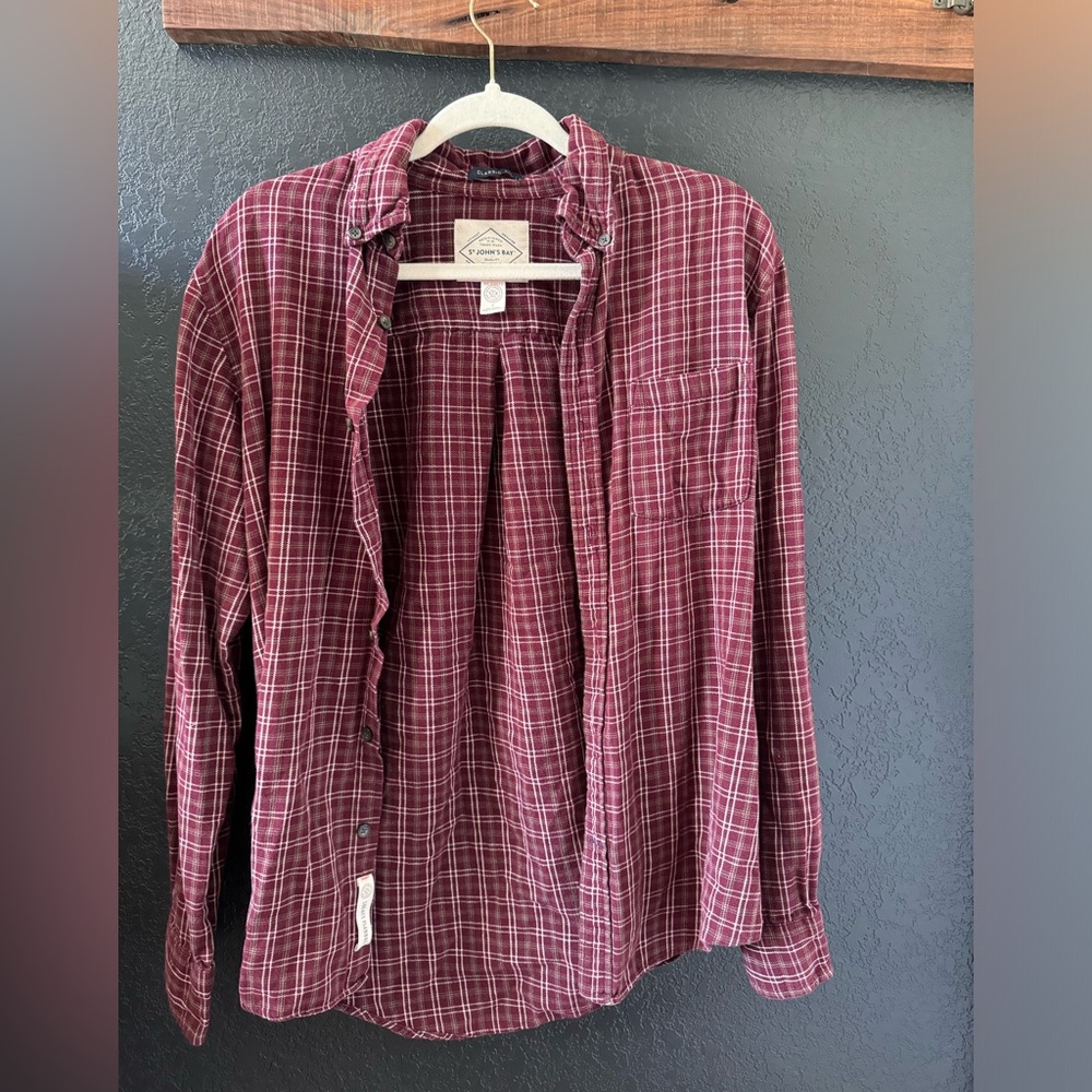 St. John’s Bay “classic fit”, size small, red flannel —unisex !